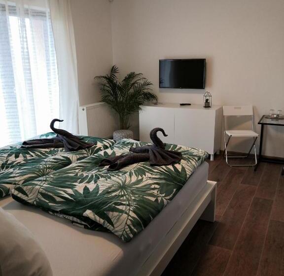 标准间带阳台, Penzion Cafe Na Svahu