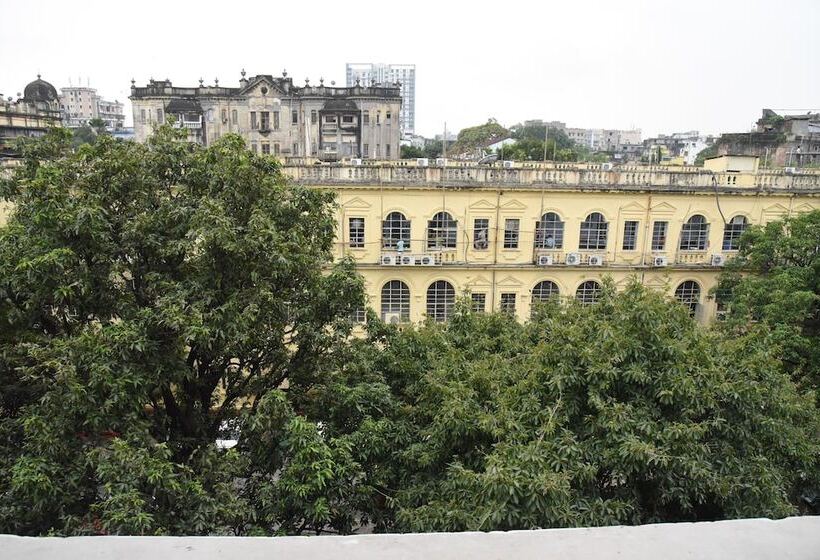 디럭스 룸, Red Arrow Residency