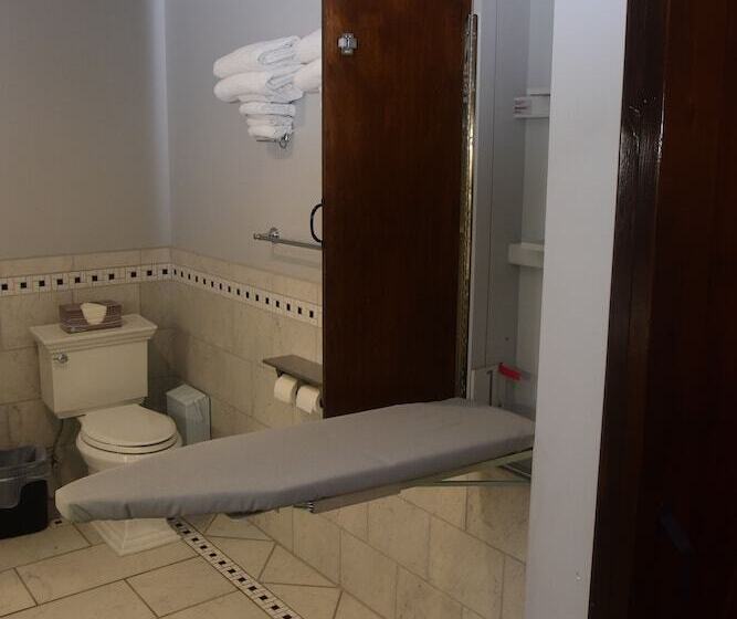 סוויטה דלוקס, The Fields Of Eden Inn