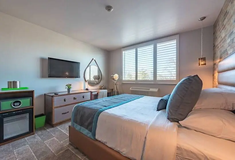 اتاق استاندارد با تخت بزرگ برای معلولان, Lexen Hotel   North Hollywood Near Universal Studios