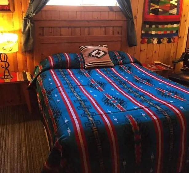 エコノミールーム, Three Bears Lodge