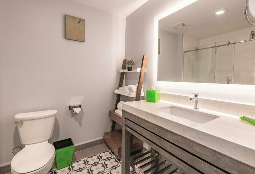 キングサイズベッドのスタンダードルーム, Lexen Hotel   North Hollywood Near Universal Studios