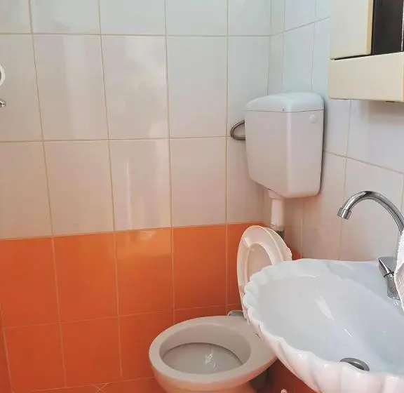 スタンダードルーム, Petrit Guesthouse