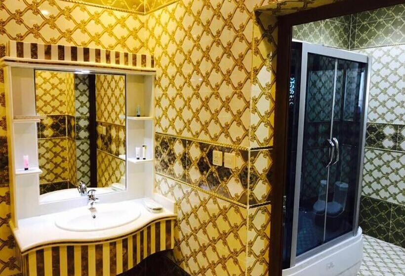 行政套房, Dana North