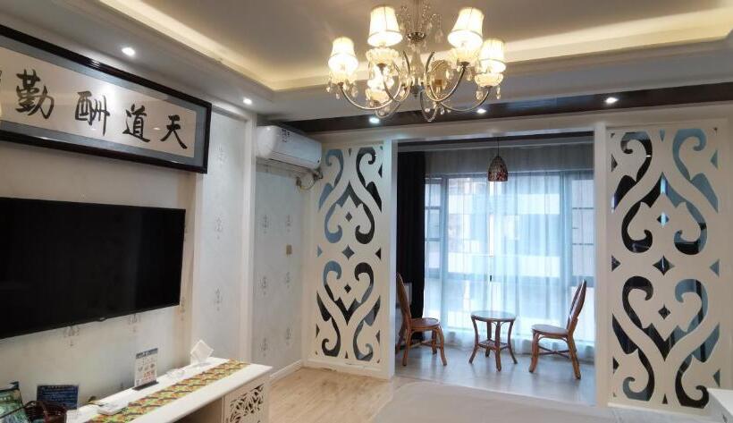 Апартаменты Deluxe 1 Спальня, Doudou Meilan Fengqing Inn