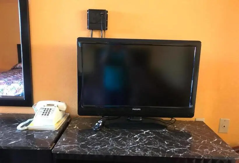 キングサイズベッドのスタンダードルーム, Pratt Budget Inn