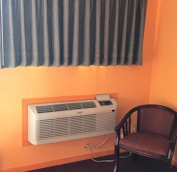 キングサイズベッドのスタンダードルーム, Pratt Budget Inn