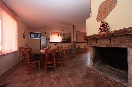 חדר קומפורט לשלושה, Complex Koral