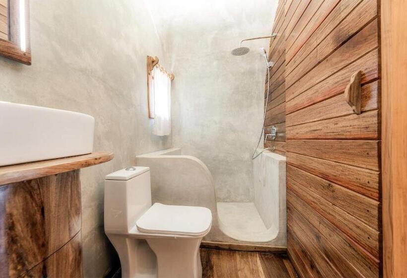 Chambre Deluxe, Makofi Guest House