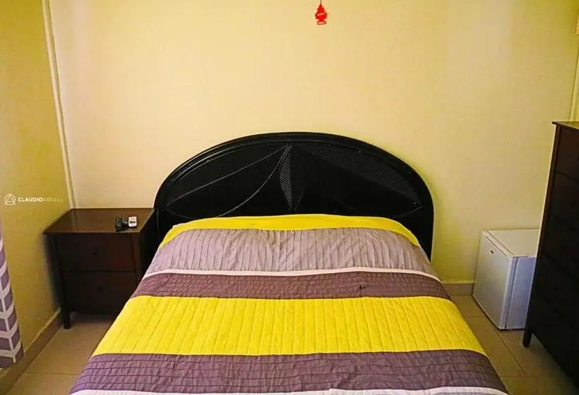 اتاق استاندارد, Over The Hill Residence