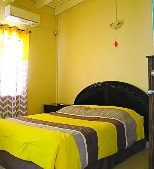 اتاق استاندارد, Over The Hill Residence