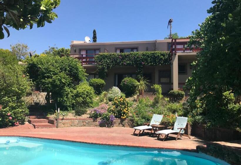 غرفة قياسية مطلّة علي حمام السباحة, The Salt House In Hout Bay