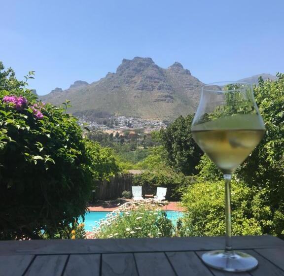 غرفة قياسية مطلّة علي حمام السباحة, The Salt House In Hout Bay