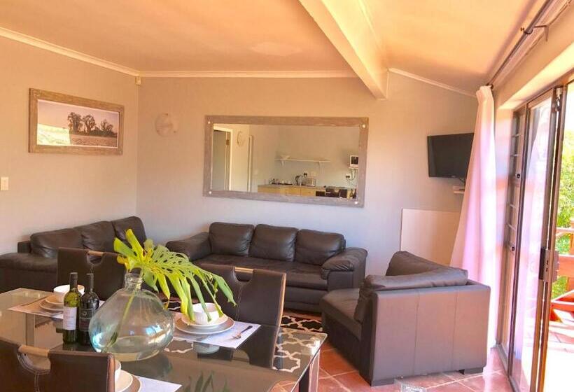 جناح مزود بتراس, The Salt House In Hout Bay