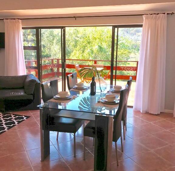 جناح مزود بتراس, The Salt House In Hout Bay