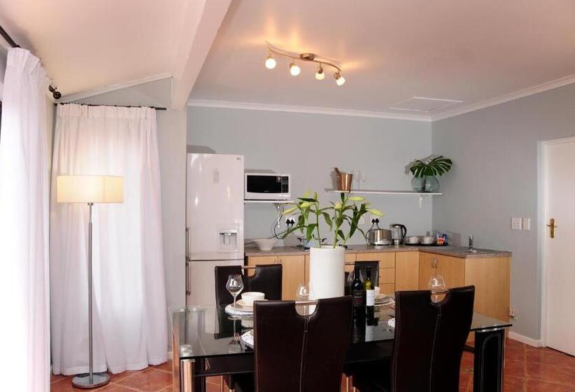 جناح مزود بتراس, The Salt House In Hout Bay