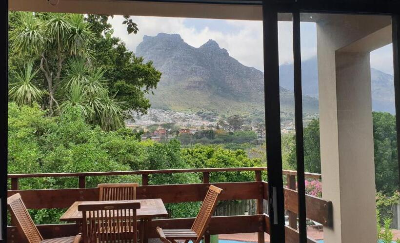 جناح عائلي, The Salt House In Hout Bay