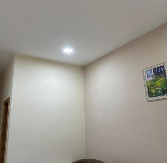 バルコニー付きスタンダードルーム, Verin Tun