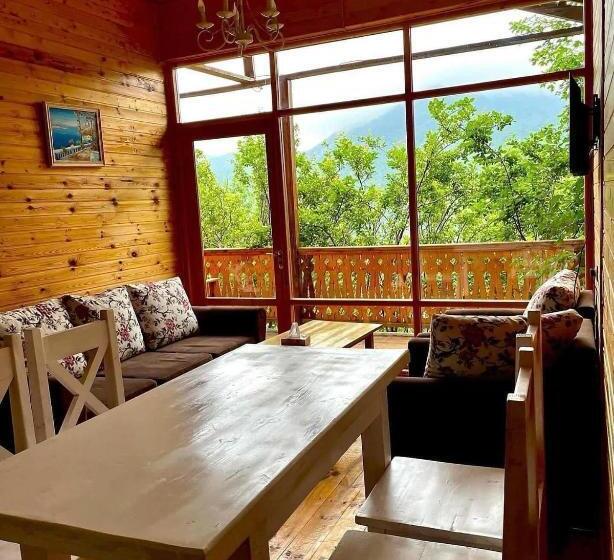 シャレー・スペリアー1寝室, Verin Tun