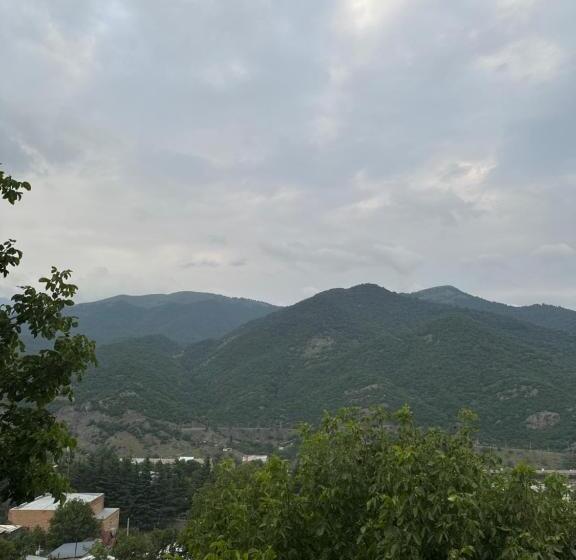 バルコニー付きスタンダードルーム, Verin Tun