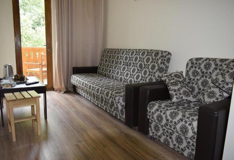 ファミリージュニアスイート, Verin Tun