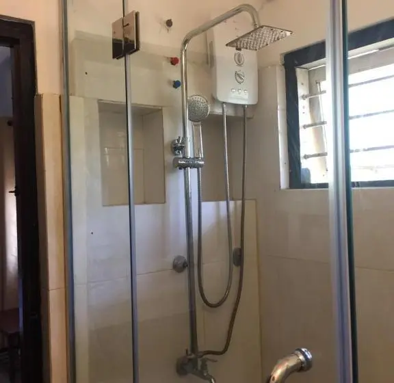 デラックスルーム, Nallur Residence