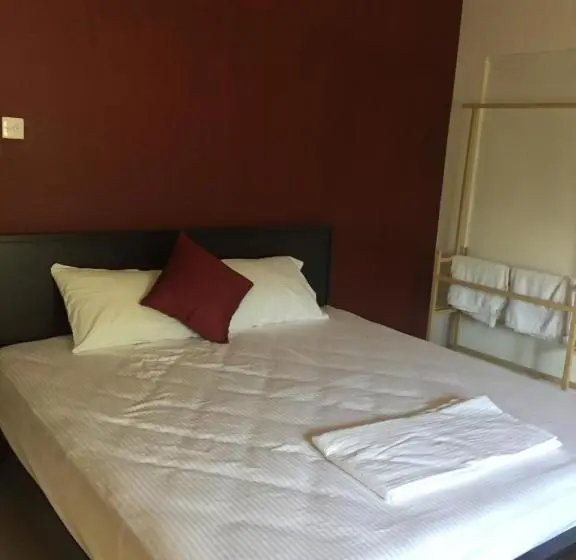 デラックスルーム, Nallur Residence