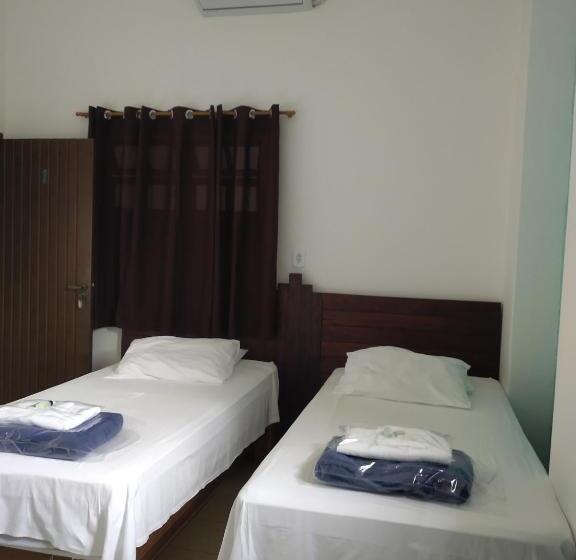 Quarto Quádruplo Estandar, Pousada Iguape