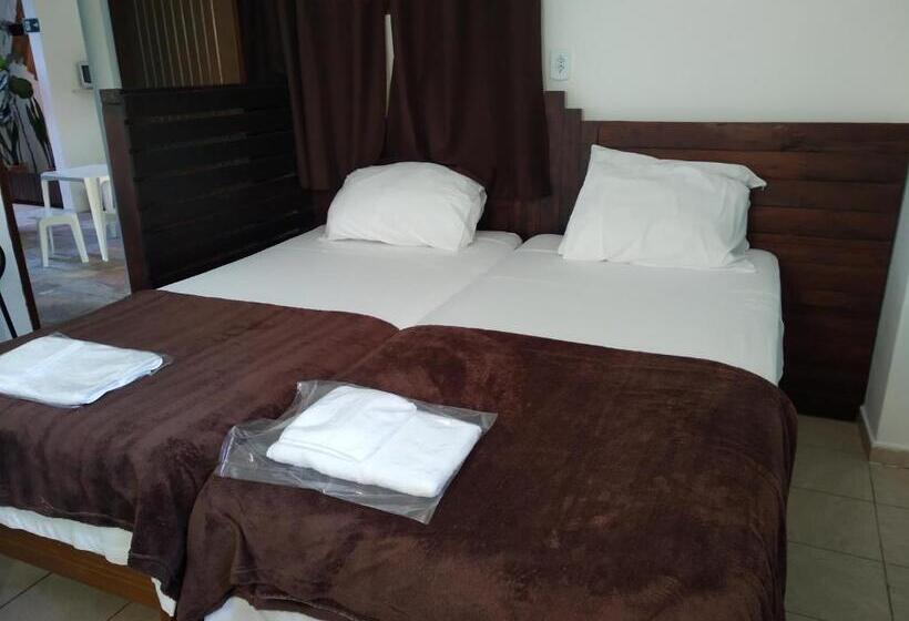 Quarto Quádruplo Estandar, Pousada Iguape