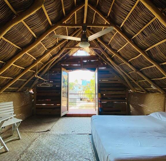 バルコニー付きスタンダードルーム, La Redonda Sayulita Hostal