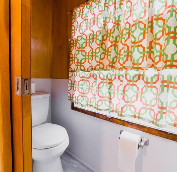 سرير فى غرفة مشتركه, Luna Mystica