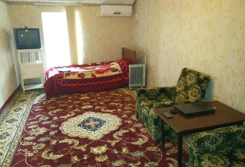 اتاق خانوادگی با چشم‌انداز باغ, Sayfi Guesthouse