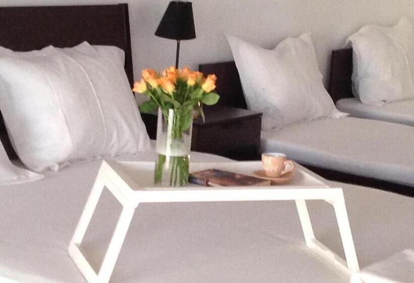 Estudi Familiar, Casa Rendez Vous