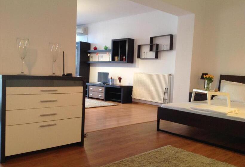 Estudi Familiar, Casa Rendez Vous