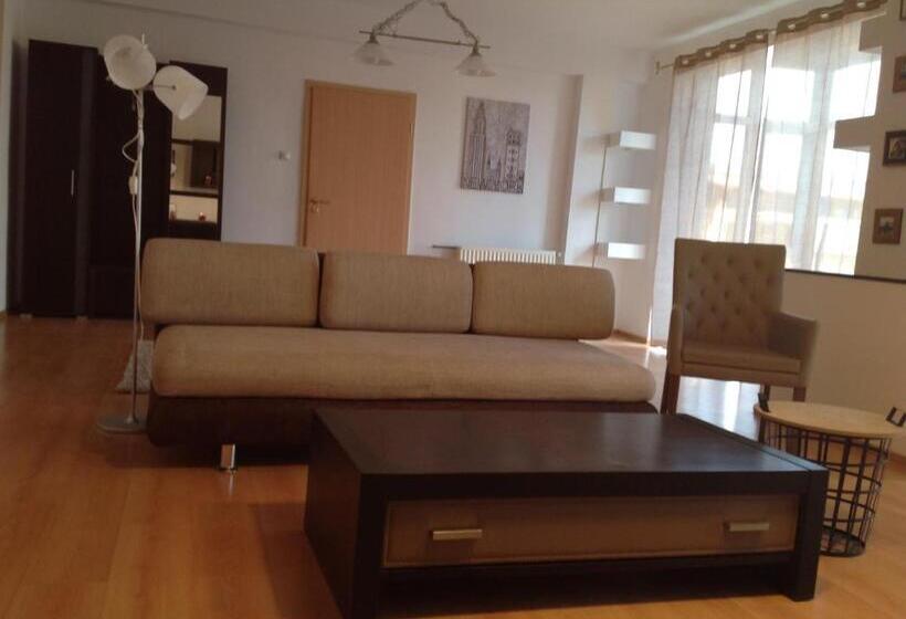 Estudi Familiar, Casa Rendez Vous