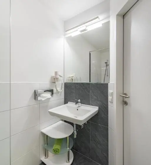 エコノミーシングルルーム, City Rooms Wels   Contactless Check In