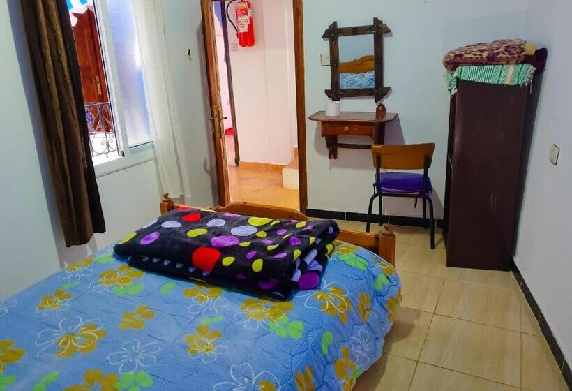 Eenvoudige Kamer, Dar Bleu Pearl