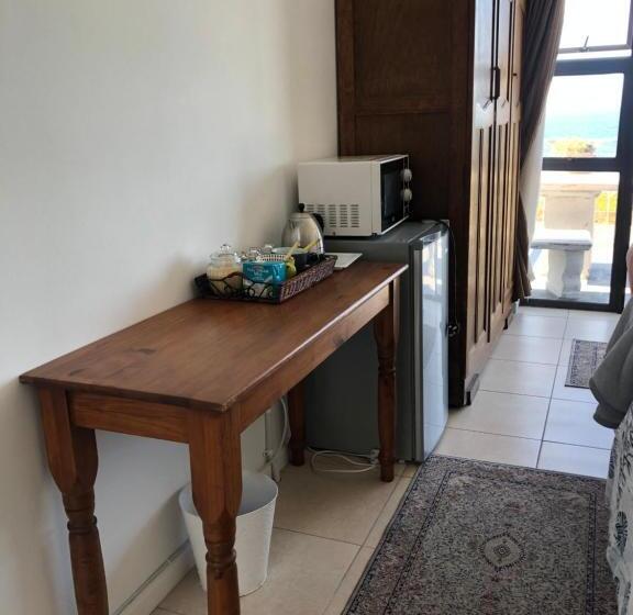 غرفة قياسية مطلّة علي البحر, Ollava Guesthouse