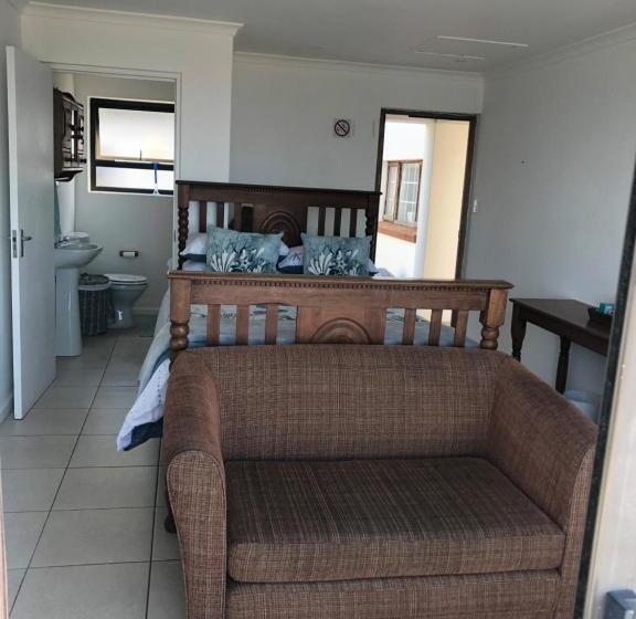 غرفة قياسية مطلّة علي البحر, Ollava Guesthouse