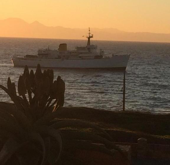 غرفة قياسية مطلّة علي البحر, Ollava Guesthouse