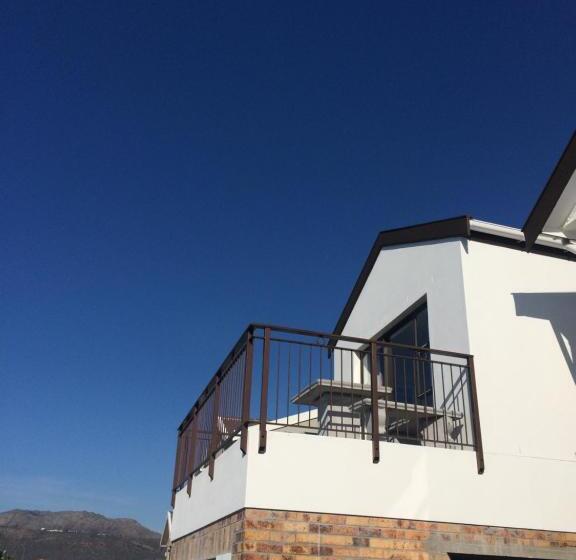 غرفة قياسية مطلّة علي البحر, Ollava Guesthouse