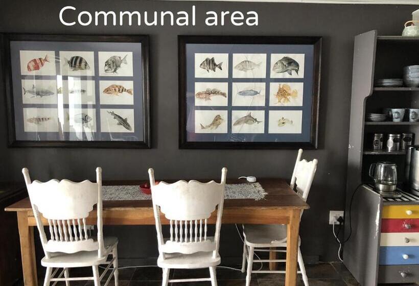 غرفة قياسية مطلّة علي البحر مزوَّدة بشُرفة, Ollava Guesthouse