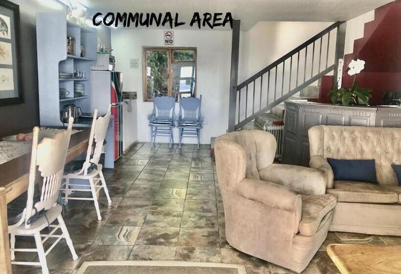 غرفة قياسية مطلّة علي البحر مزوَّدة بشُرفة, Ollava Guesthouse