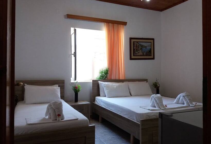 Номер Стандарт Трехместный, Sunset Guest House