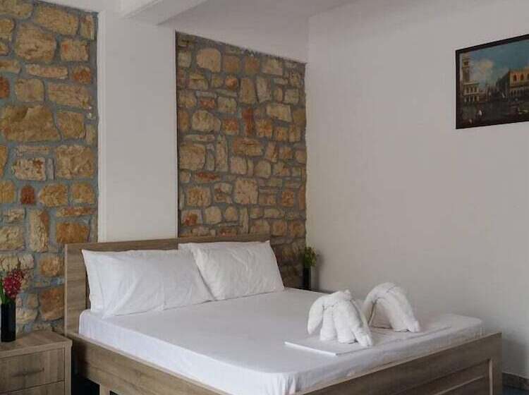 四人标准间, Sunset Guest House