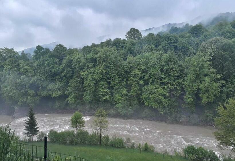 ２ベッドルームハウス, Borgaza