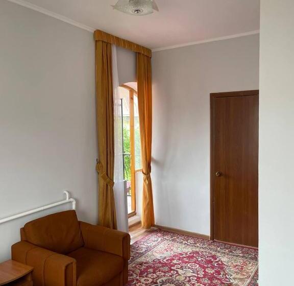 اتاق استاندارد با بالکن, Guest House Visit