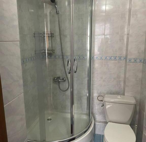 اتاق خانوادگی, Guest House Visit