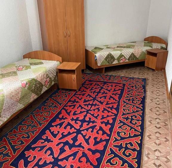 اتاق خانوادگی, Guest House Visit