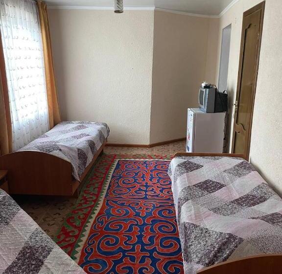 اتاق خانوادگی, Guest House Visit